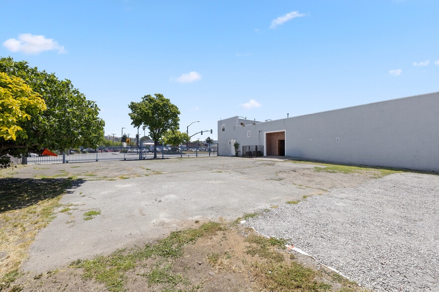 More Photos Of 13041 San Pablo Ave, San Pablo Freestanding For Lease