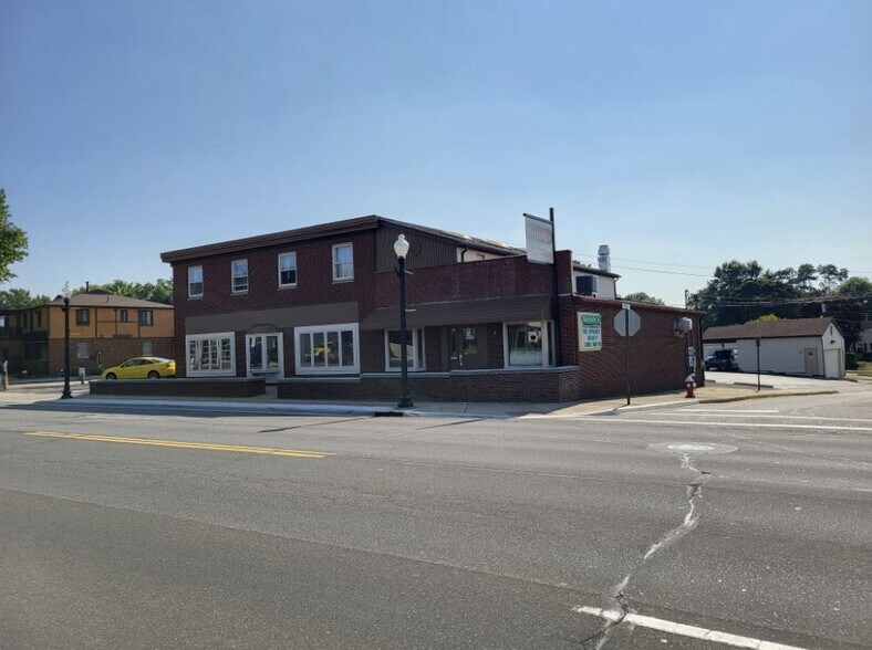 More Photos Of 531-533 N Main St, Canton Storefront Retail Residential For Lease