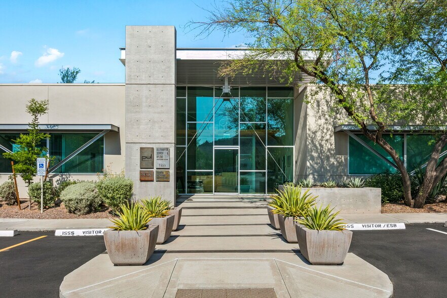Primary Photo Of 1555 E Orangewood Ave, Phoenix Loft Creative Space For Lease