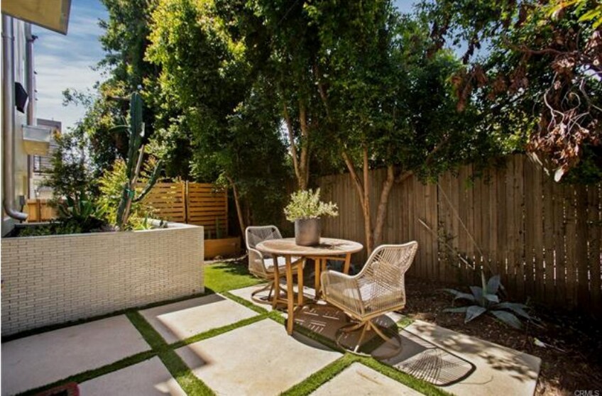 More Photos Of 1351 Seward St, Los Angeles Apartments For Sale