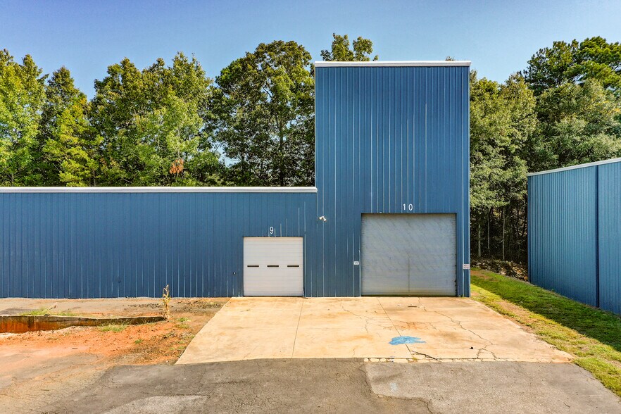 More Photos Of 144 Industrial Dr, Forest City Warehouse For Lease