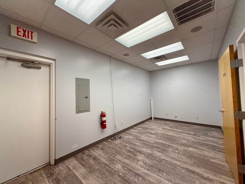 More Photos Of 2140 W Arlington Blvd, Greenville Medical For Lease