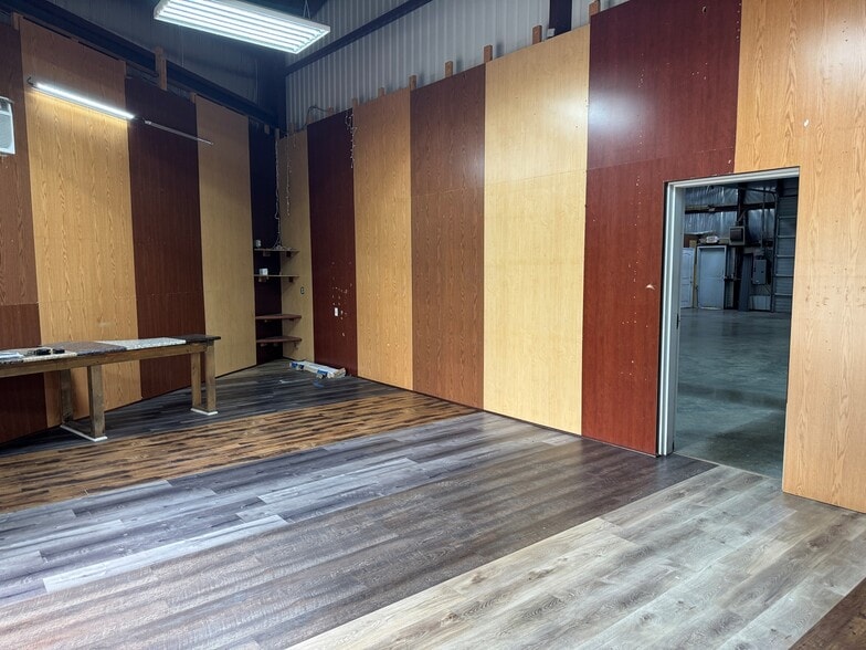 More Photos Of 803 E Highway 67, Duncanville Auto Repair For Sale