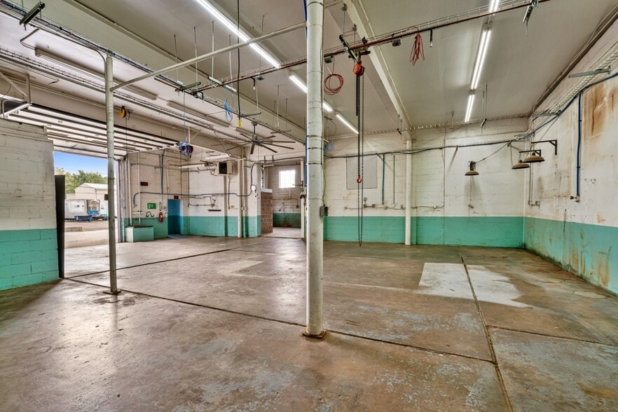 More Photos Of 520 Washington Ave, Dravosburg Warehouse For Sale