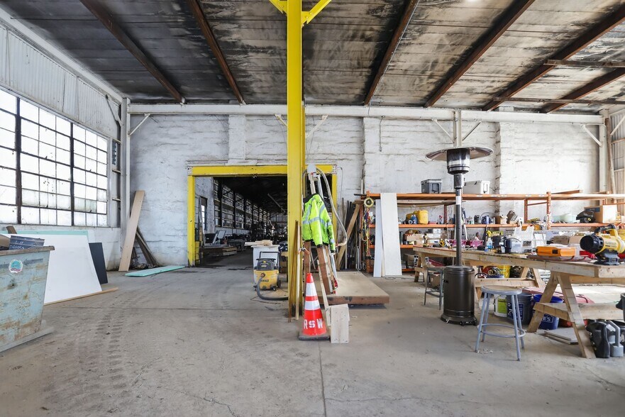More Photos Of 935 W 6th St, Lansdale Industrial For Sale