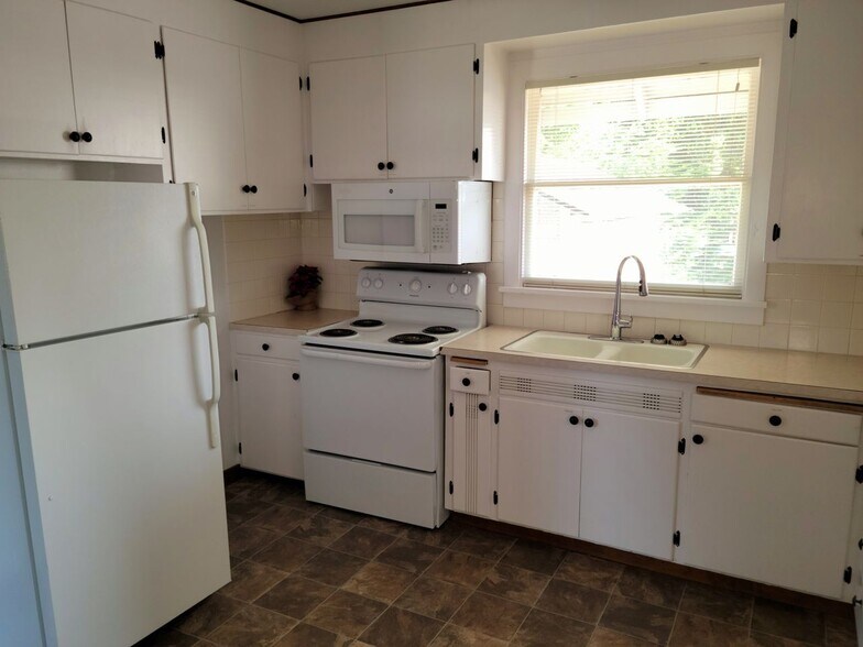 More Photos Of 12160 Spanaway Loop Rd S, Tacoma Contractor Storage Yard For Lease