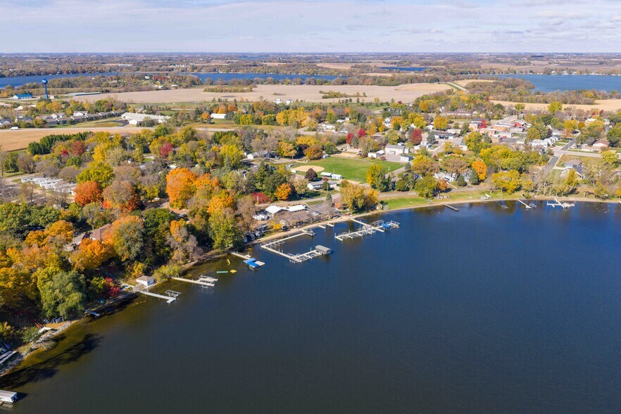 More Photos Of 805 Main St, Madison Lake Restaurant For Sale