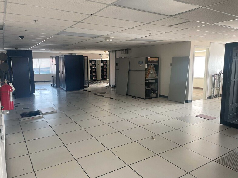 More Photos Of 425 2nd St SE, Cedar Rapids Office For Sale