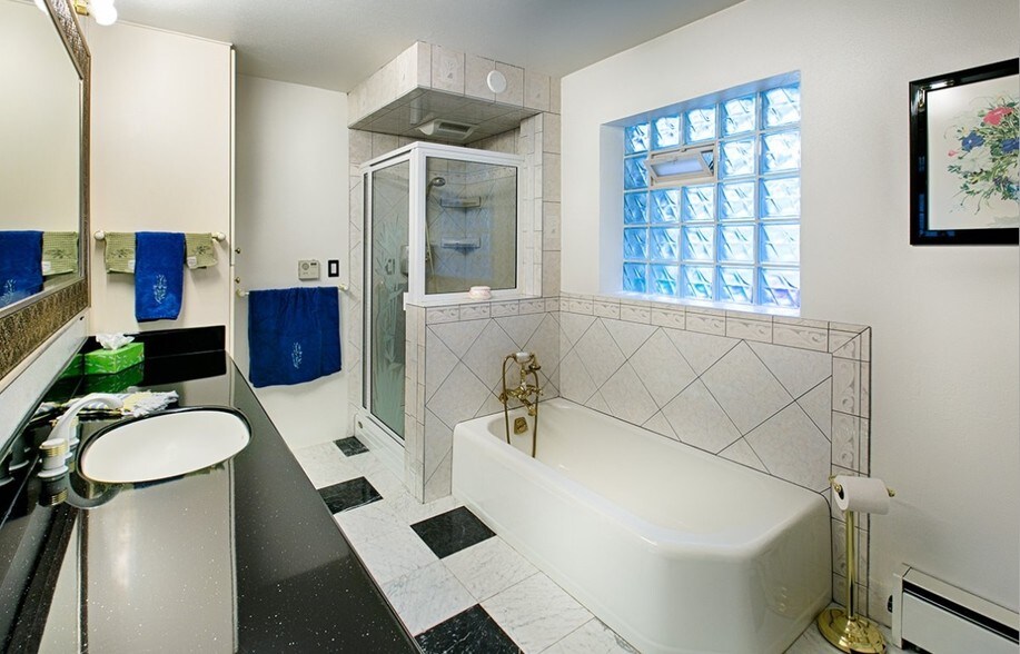 More Photos Of 3020-3024 SW 12th Ave, Portland Apartments For Sale