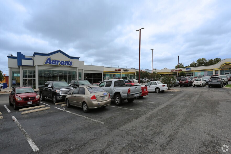 More Photos Of 3655 Fredericksburg Rd, San Antonio Unknown For Lease