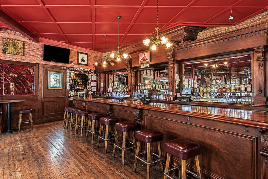 More Photos Of 101 Commercial St, Downieville Bar For Sale