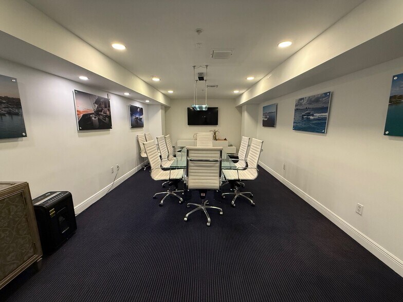 Primary Photo Of 300 Alton Rd, Miami Beach Office For Lease