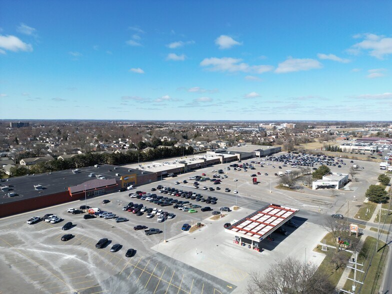 More Photos Of 41701-41941 Garfield Rd, Clinton Township Unknown For Lease