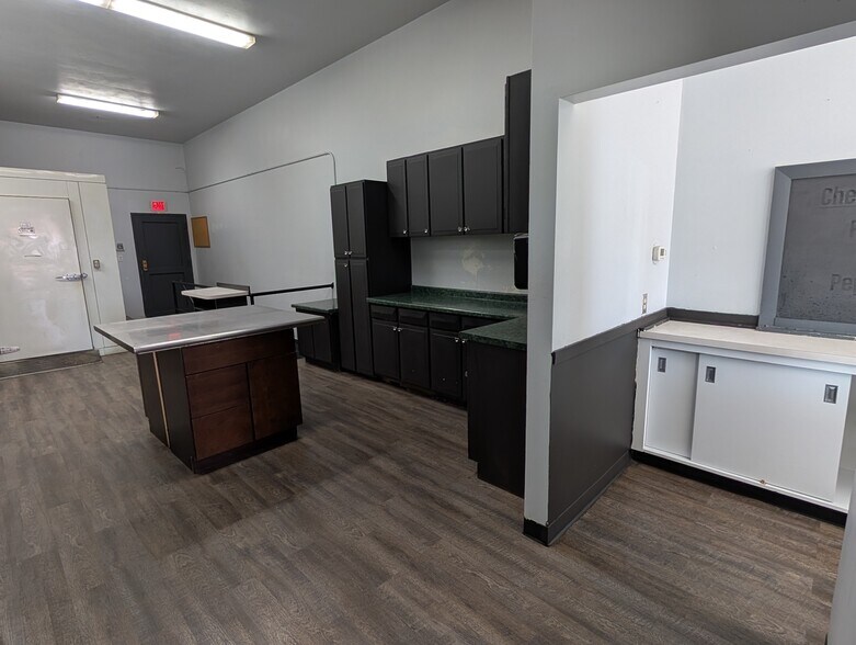 More Photos Of 26-30 W Stephenson St, Freeport General Retail For Sale