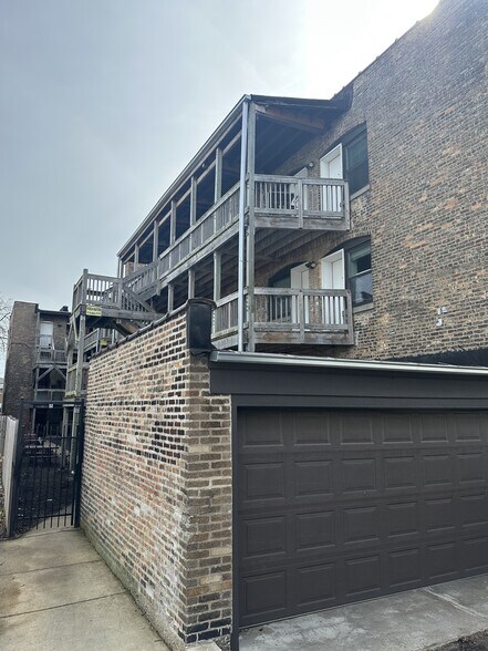 More Photos Of 6100-6104 N Paulina, Chicago Apartments For Sale