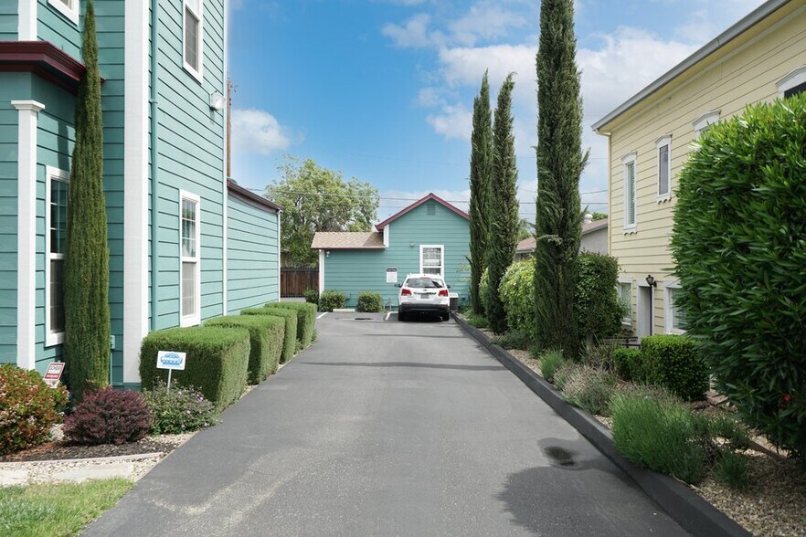 More Photos Of 8330 Brentwood Blvd, Brentwood Medical For Lease