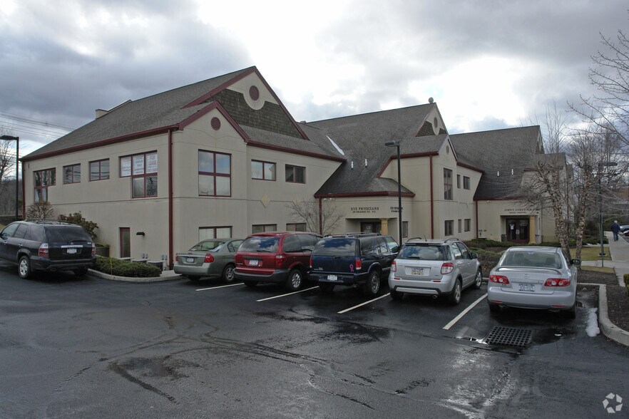 More Photos Of 1 Hatfield Ln, Goshen Office For Lease