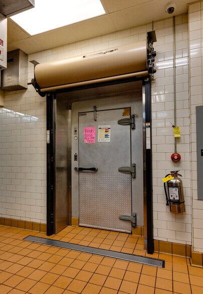 More Photos Of 8205 W Broad St, Richmond Restaurant For Sale