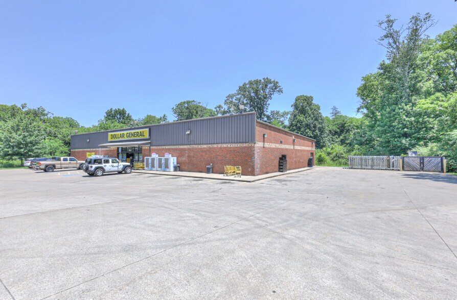 More Photos Of 4217 Highway 431, Columbia Freestanding For Sale