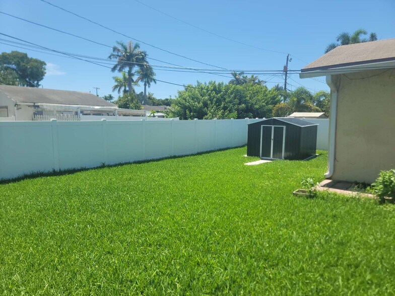 More Photos Of 138-140 NE 1st Ct, Dania Beach Specialty For Sale