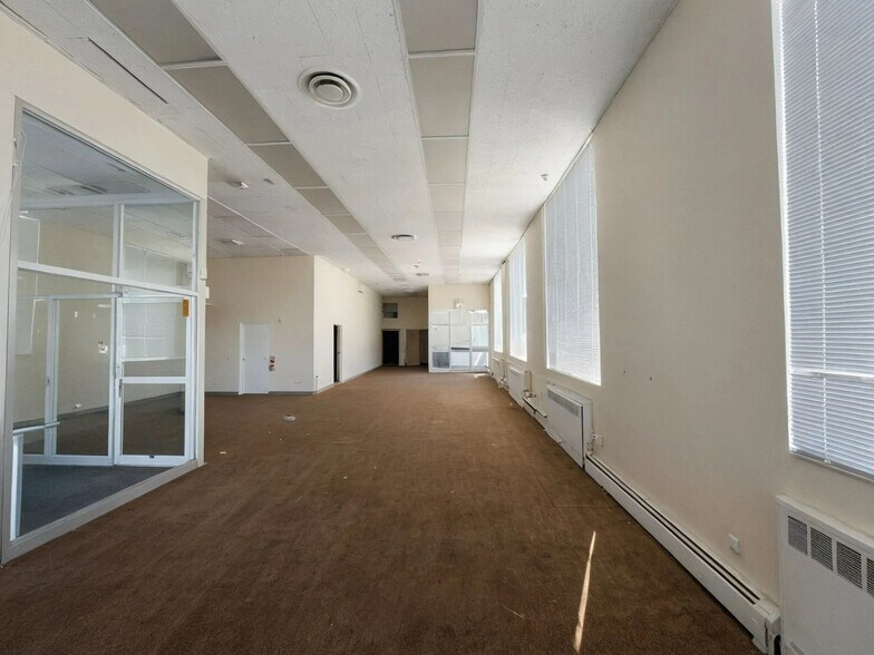 More Photos Of 166-170 Jericho Tpke, Floral Park Loft Creative Space For Lease