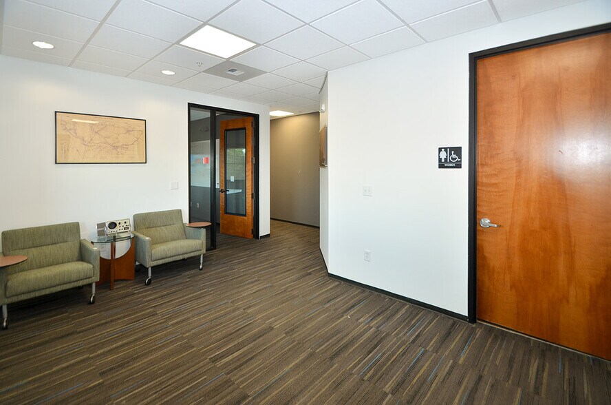 More Photos Of 970 S 29th St W, Billings Office For Sale