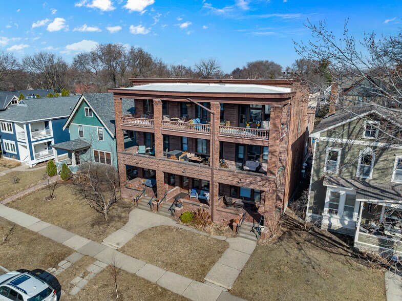 More Photos Of 583 Holly Ave, Saint Paul Apartments For Sale
