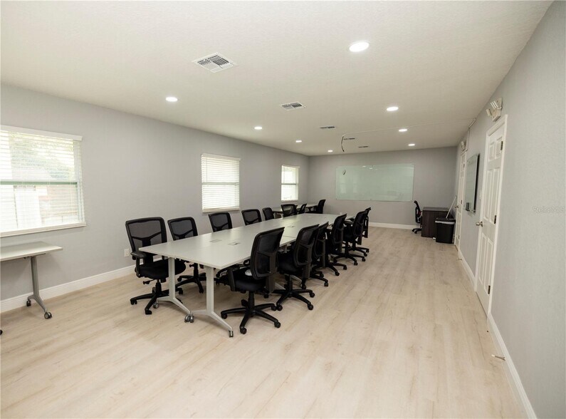 More Photos Of 733 W Colonial Dr, Orlando Office Residential For Sale