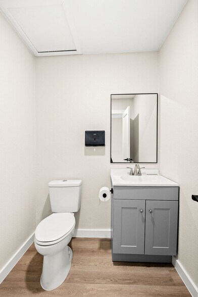 More Photos Of 715 W Hopkins St, San Marcos Daycare Center For Sale