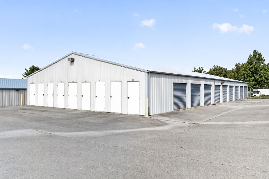 More Photos Of 110 Woodlands Cir, Crossville Self Storage For Sale