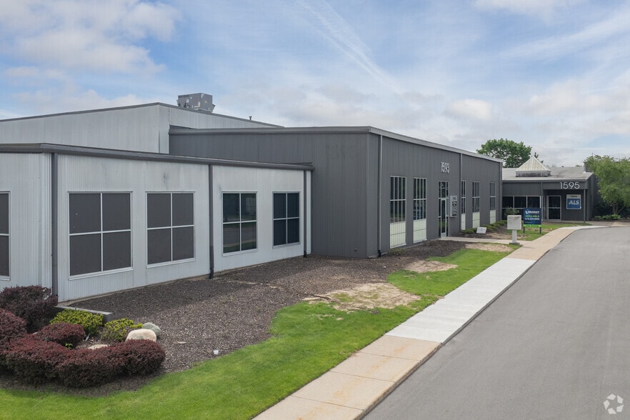 More Photos Of 1593-1595 Galbraith Ave SE, Grand Rapids Light Manufacturing For Lease