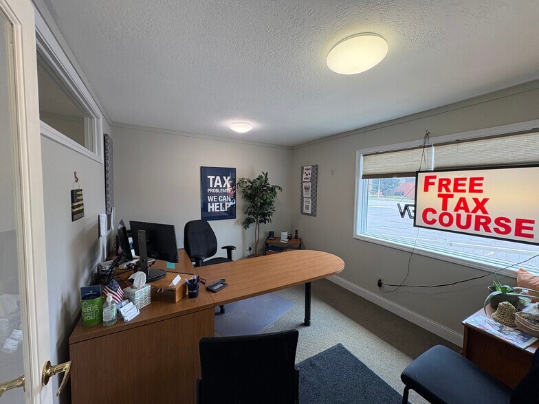 More Photos Of 5604 W 41st St, Sioux Falls Office For Sale
