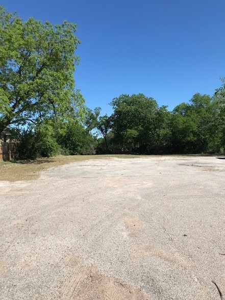 More Photos Of 905-909 Montopolis Dr, Austin Land For Sale