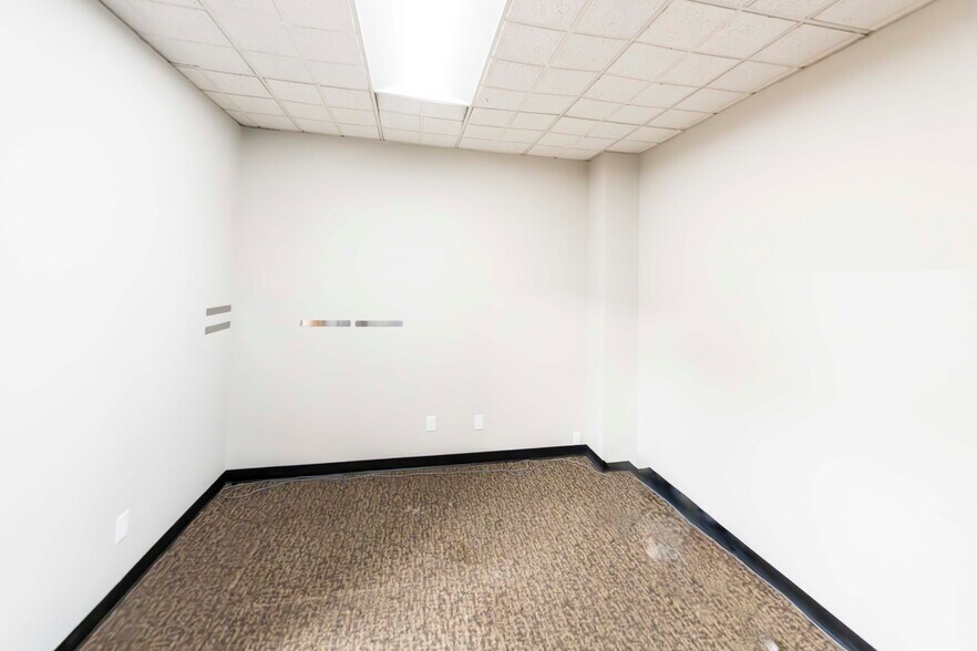 More Photos Of 1119 N 42nd St, Grand Forks Office For Lease