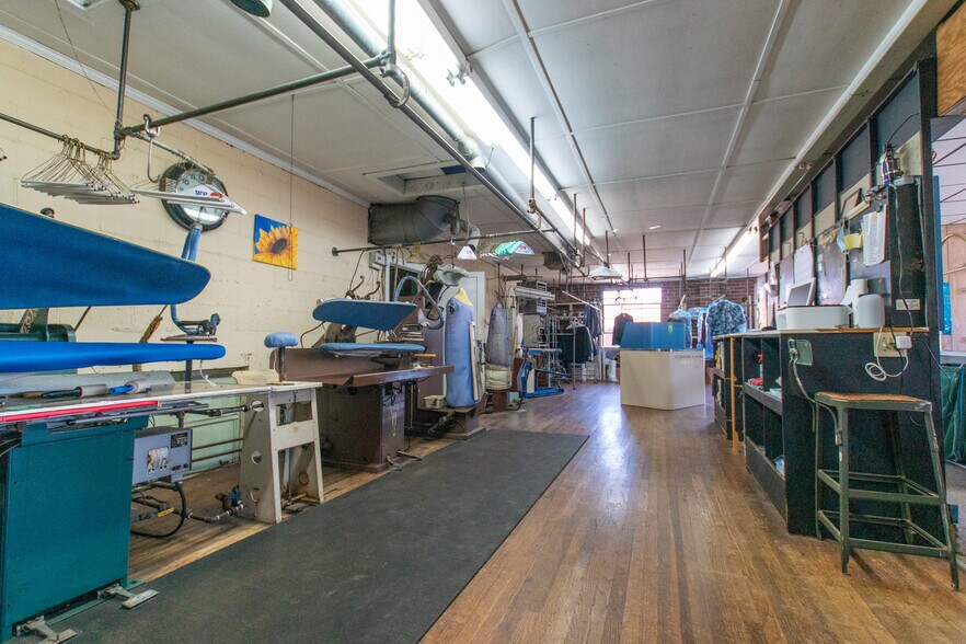 More Photos Of 25 W Park Ave, Sellersville Storefront Retail Office For Sale