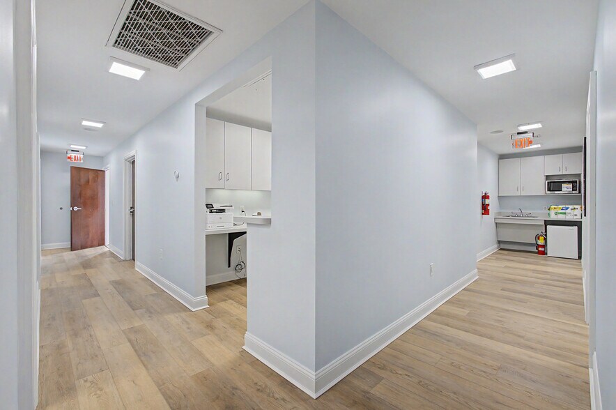 More Photos Of 170 Changebridge Rd, Montville Office For Sale