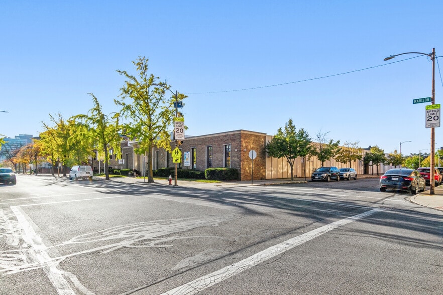More Photos Of 1511 Madison Ave, Toledo Schools For Sale