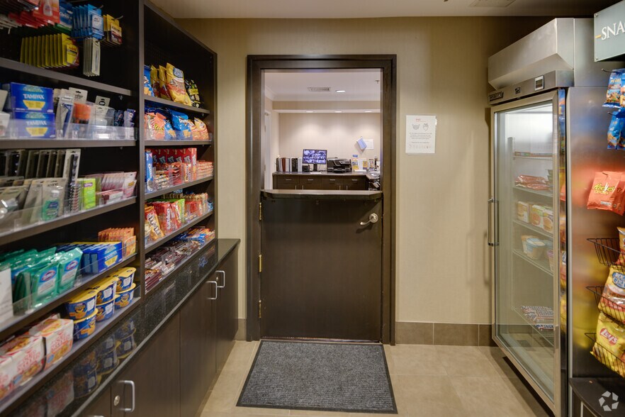 More Photos Of 300 W Romeo B Garrett Ave, Peoria Hotel For Sale