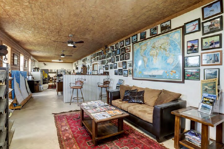 More Photos Of 4695 Gloster Ln, Sealy Airport For Sale