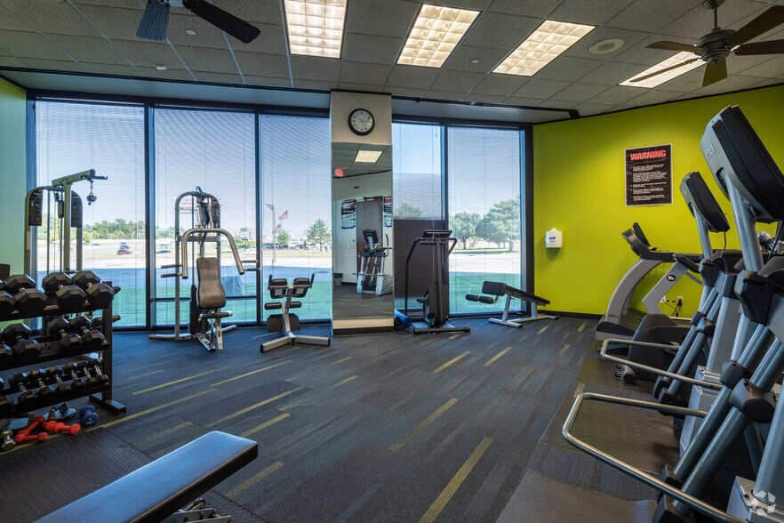 More Photos Of 5100 E Skelly Dr, Tulsa Office For Lease