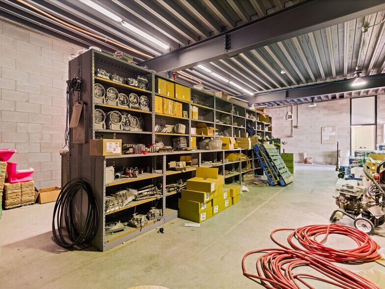 More Photos Of 126 S Maple St, Nowata Office For Sale