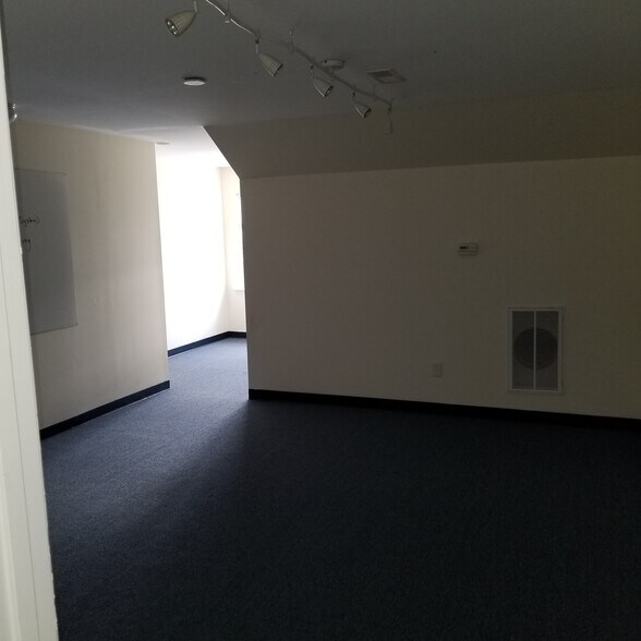 More Photos Of 48 Saint Mark Rd, Taylors Office For Sale