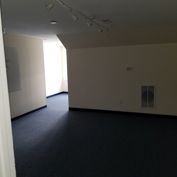 More Photos Of 48 Saint Mark Rd, Taylors Office For Sale