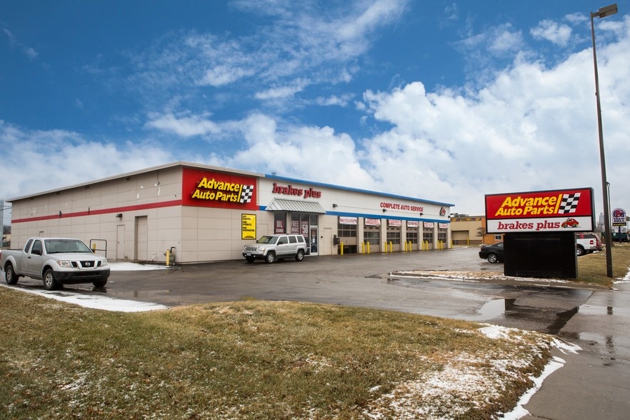 More Photos Of 2729 W Broadway St, Council Bluffs Freestanding For Lease