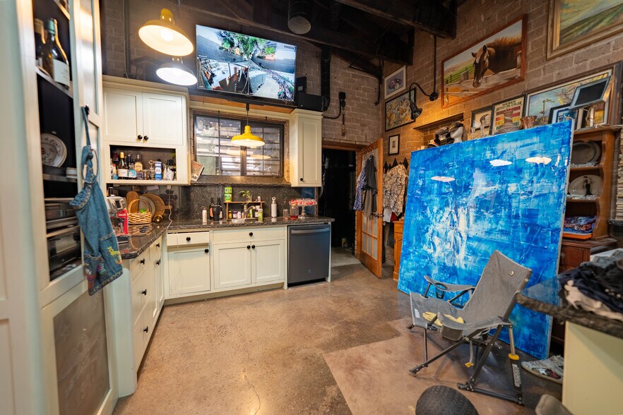 More Photos Of 1109 Grand Ave, Phoenix Storefront For Sale
