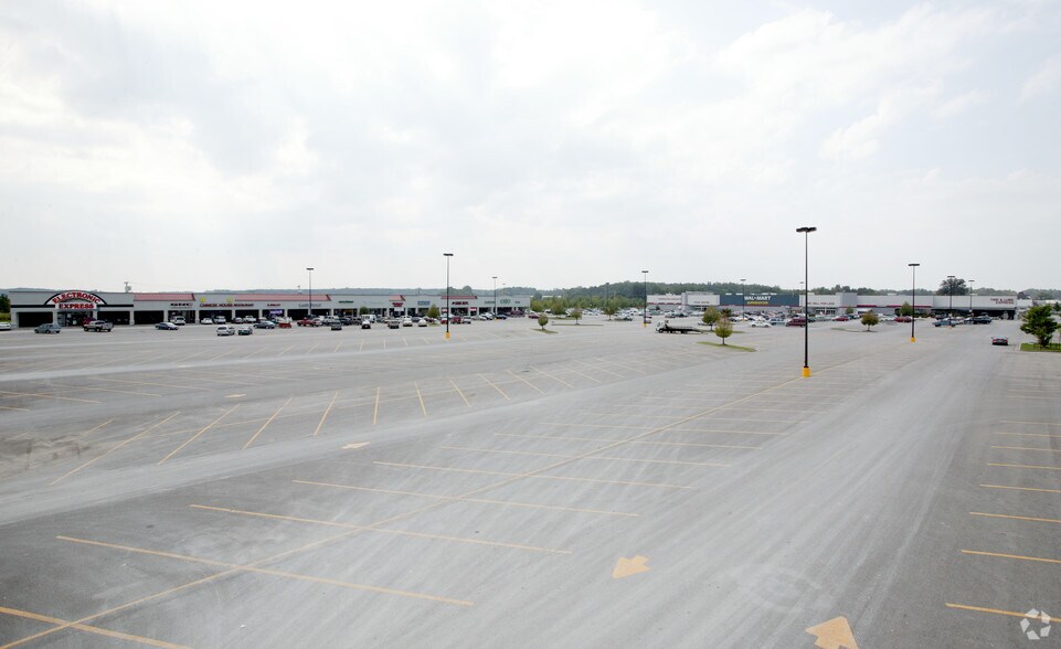 More Photos Of 2111 N Jackson St, Tullahoma Unknown For Lease