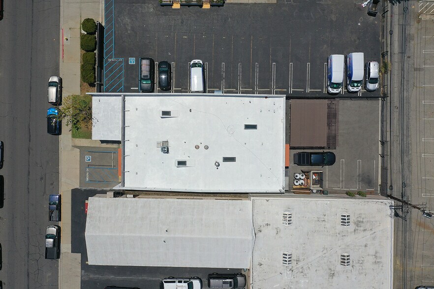 More Photos Of 227 W Maple Ave, Monrovia Manufacturing For Lease