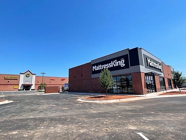 More Photos Of 3824-3826 S Broadway, Edmond General Retail For Sale