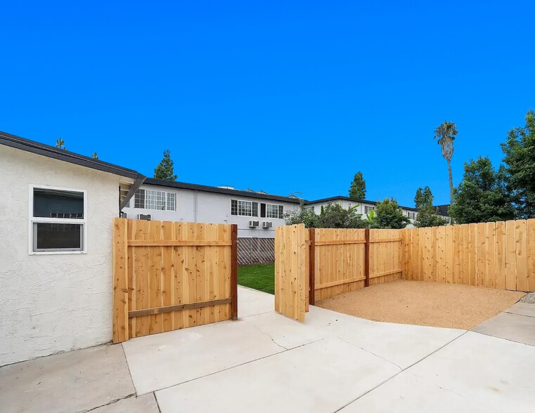 More Photos Of 5270 Trojan Ave, San Diego Apartments For Sale