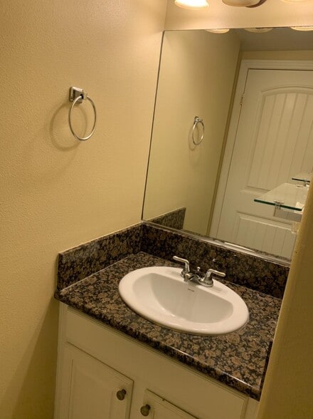 More Photos Of 17088 Chatsworth St, Granada Hills Apartments For Sale